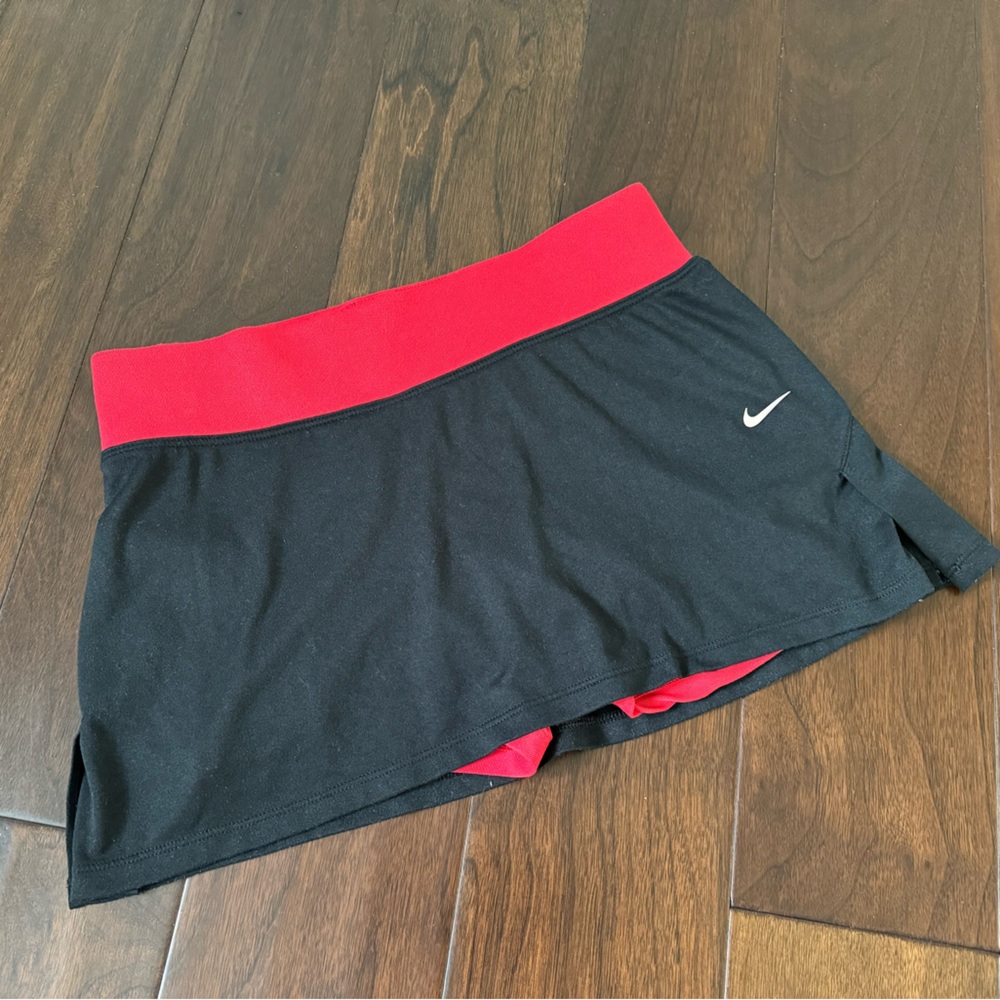 Nike Women’s Dry-FIT Flouncy Skirt